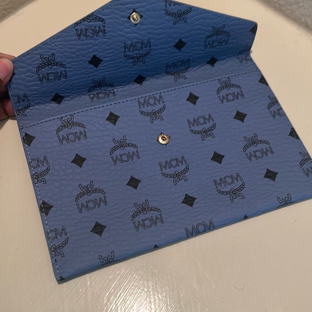 MCM Foldover Flap Envelope Clutch Blue Black Logo Monogram Print Pouch Bag NEW - Picture 3 of 8